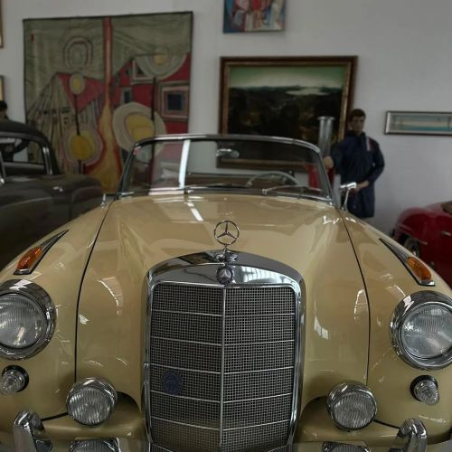 Der VOV Wolfegg war am Wochenende auf einem Ausflug und besuchte dort das Oldtimermuseum in Hart Österreich 🇦🇹 zu bestaunen gab es viele Mercedes Autos Lanz Buldog und vieles mehr.